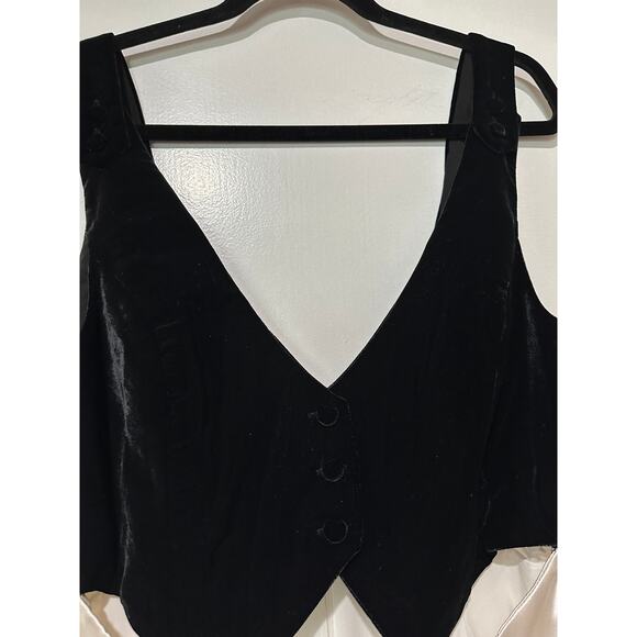 For Love and Lemons Drew Velvet Romper Black White Size Medium NWT Satin Shorts - Picture 3 of 16